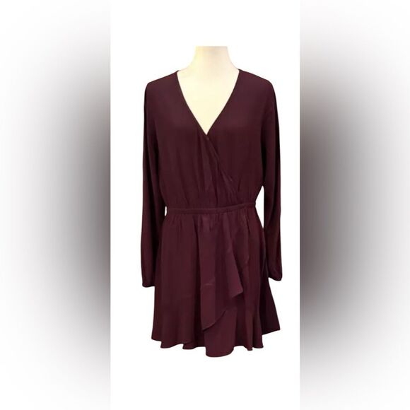 ✨ Ruffled Wrap Long Sleeve Dress✨ - Picture 6 of 7